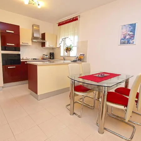 Apartment Fuer 4 Personen Ca 48 Qm In Fazana, Istrien Istrische Riviera *