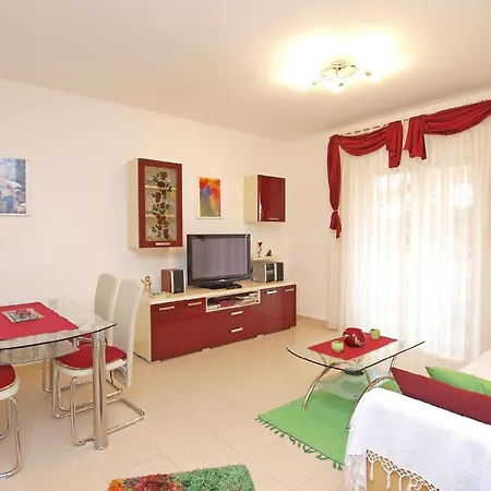 Apartment Fuer 4 Personen Ca 48 Qm In Fazana, Istrien Istrische Riviera *