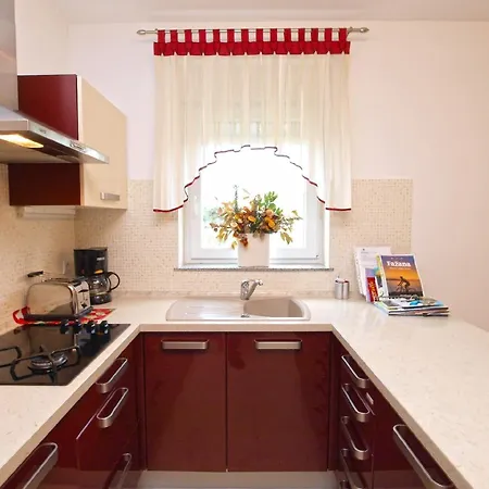 Fuer 4 Personen Ca 48 Qm In Fazana, Istrien Istrische Riviera Apartment