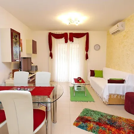 Apartment Fuer 4 Personen Ca 48 Qm In Fazana, Istrien Istrische Riviera Fazana