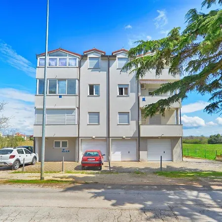 Apartment Fuer 4 Personen Ca 48 Qm In Fazana, Istrien Istrische Riviera *